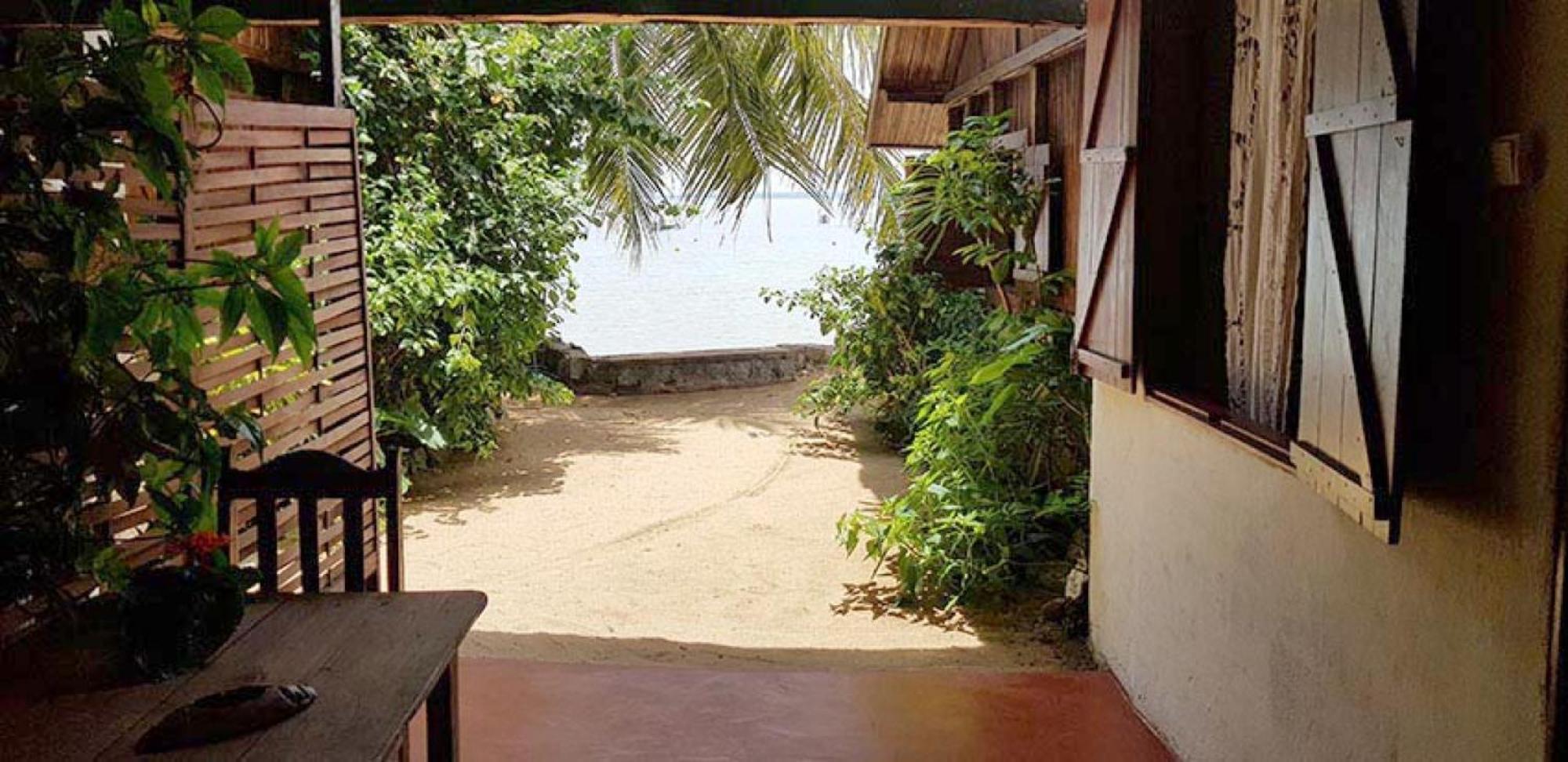 Chez Yolande Hotel Ampangorinana Exterior foto